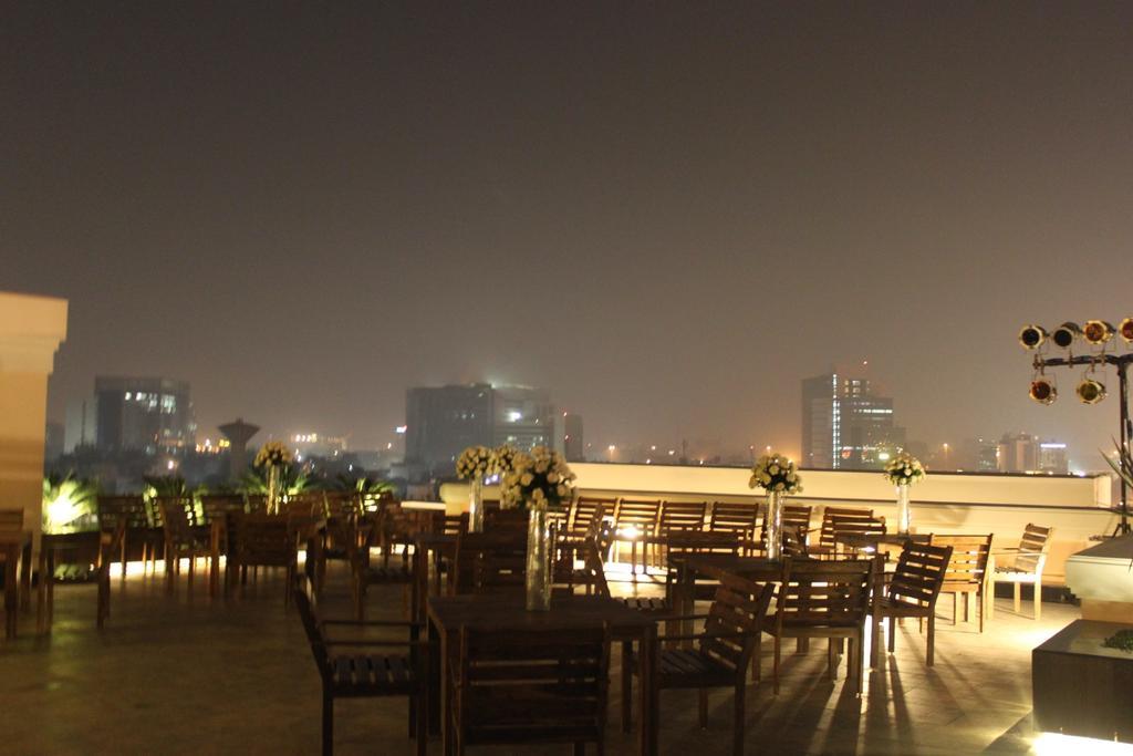 The Pllazio Hotel Gurgaon Exterior photo