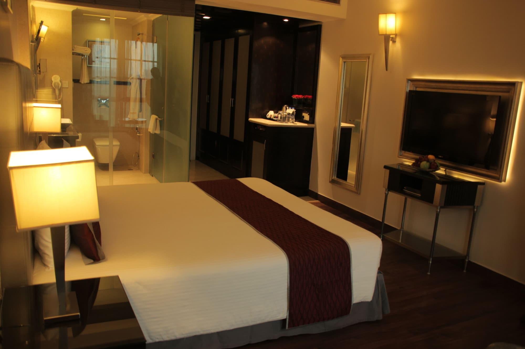 The Pllazio Hotel Gurgaon Exterior photo