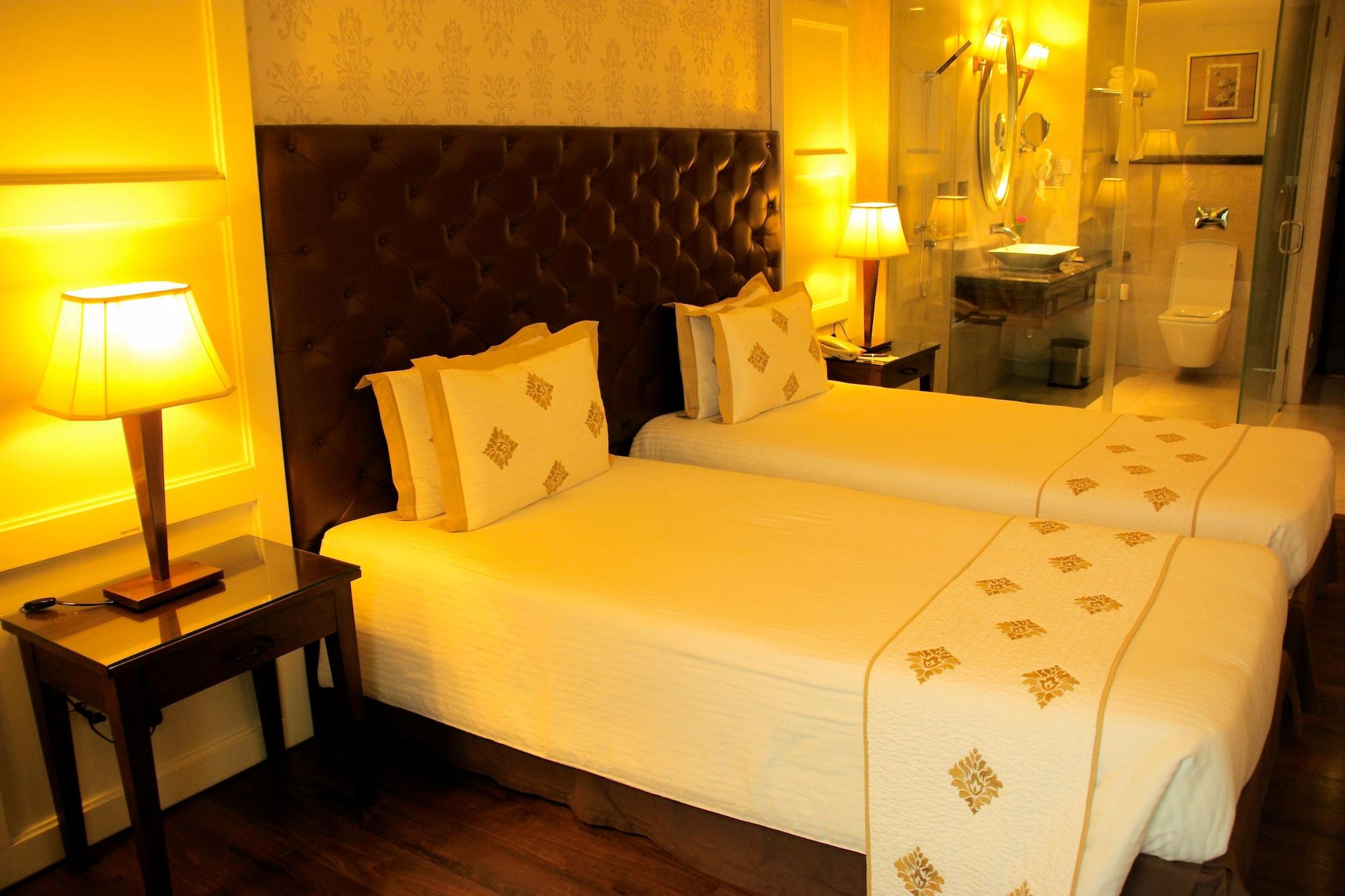 The Pllazio Hotel Gurgaon Exterior photo