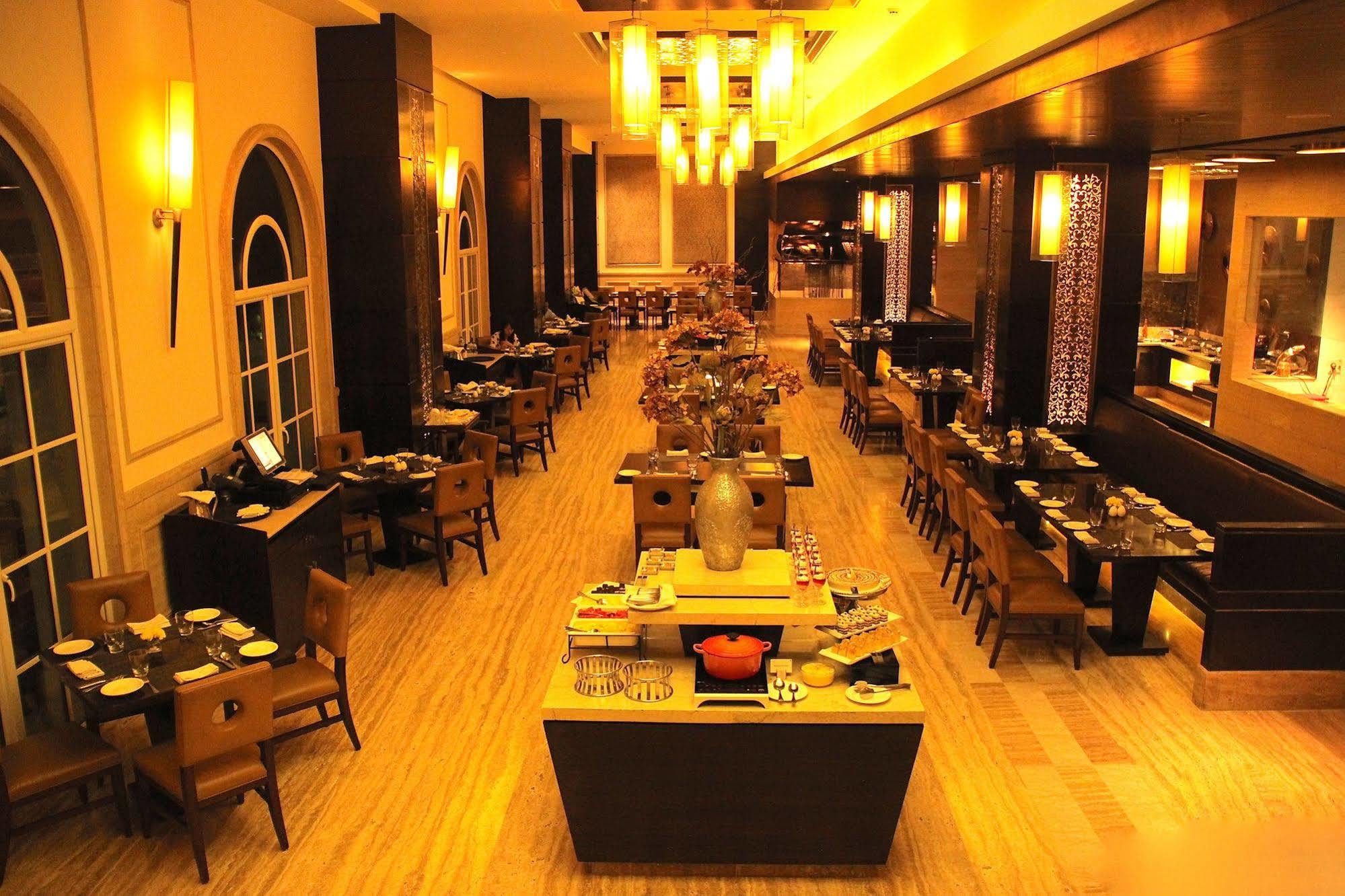 The Pllazio Hotel Gurgaon Exterior photo
